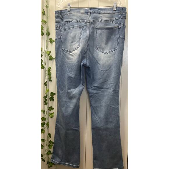 DG2 Gloria Vanderbilt Woman Denim Jeans Size 16W - Picture 2 of 8